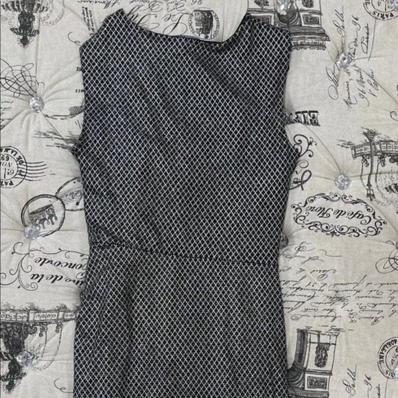 T Tahari Women's Sheath Dress - Picture 13 of 16